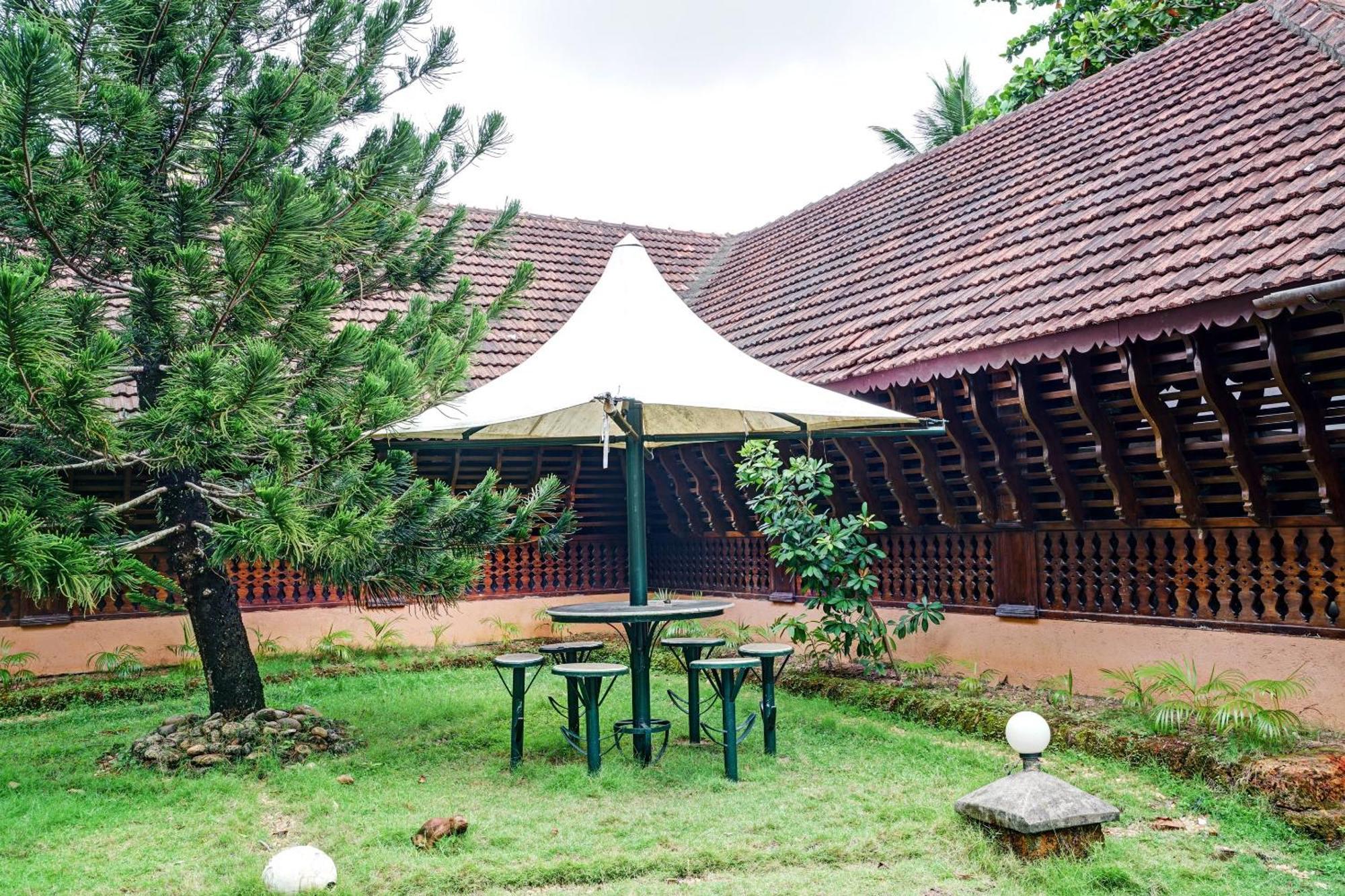 Palette - Pagoda Resorts Alappuzha Exterior photo